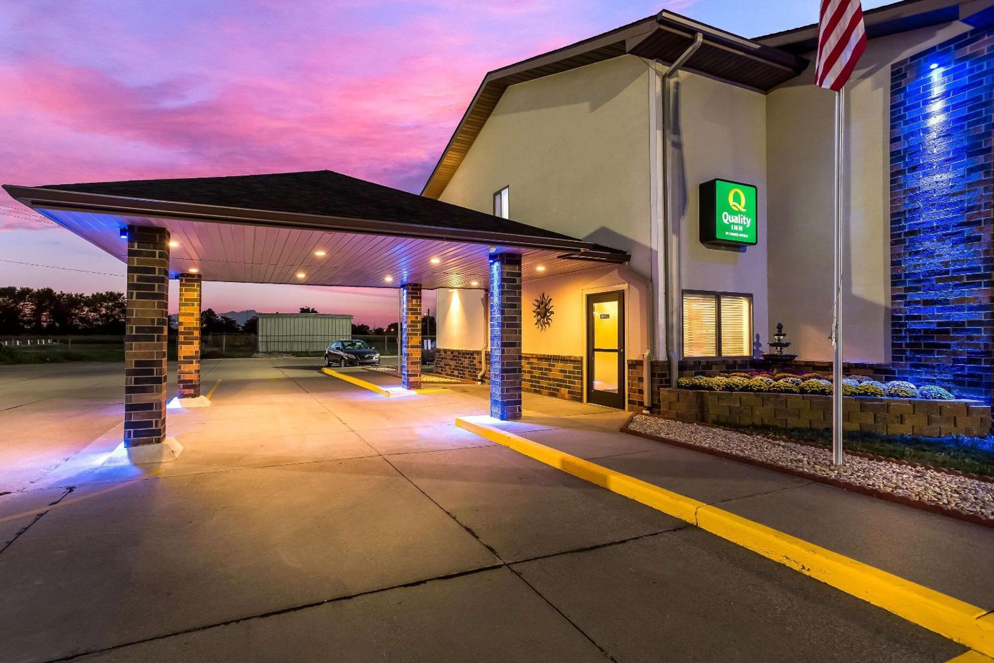 Quality Near Us Highway 34 And I-74 Gasthof 2*